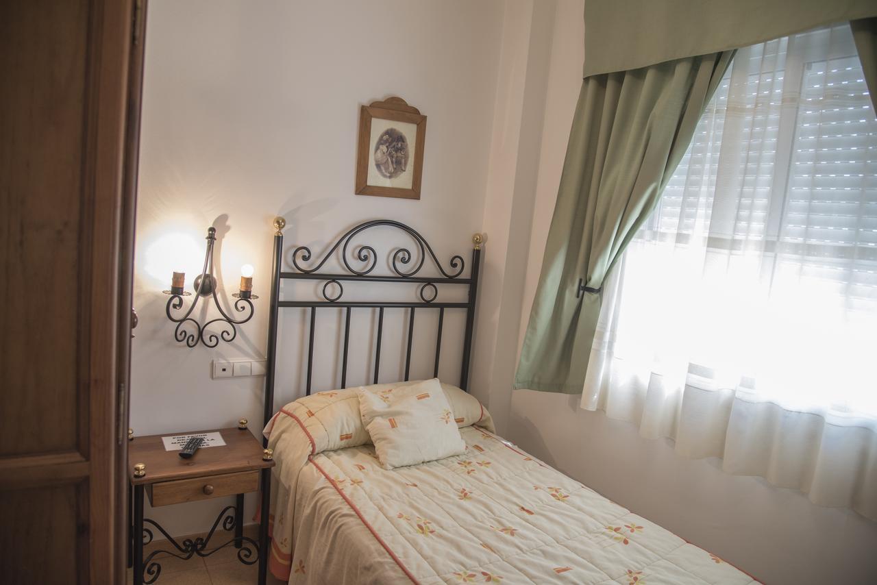 Hostal Dp El Pilar Monesterio Dış mekan fotoğraf