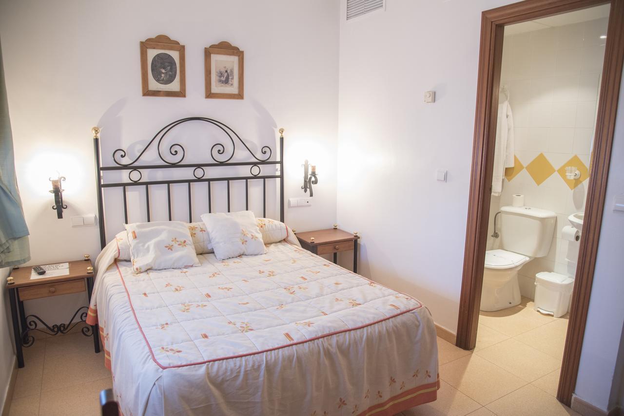 Hostal Dp El Pilar Monesterio Dış mekan fotoğraf