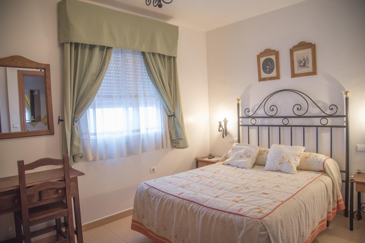 Hostal Dp El Pilar Monesterio Dış mekan fotoğraf