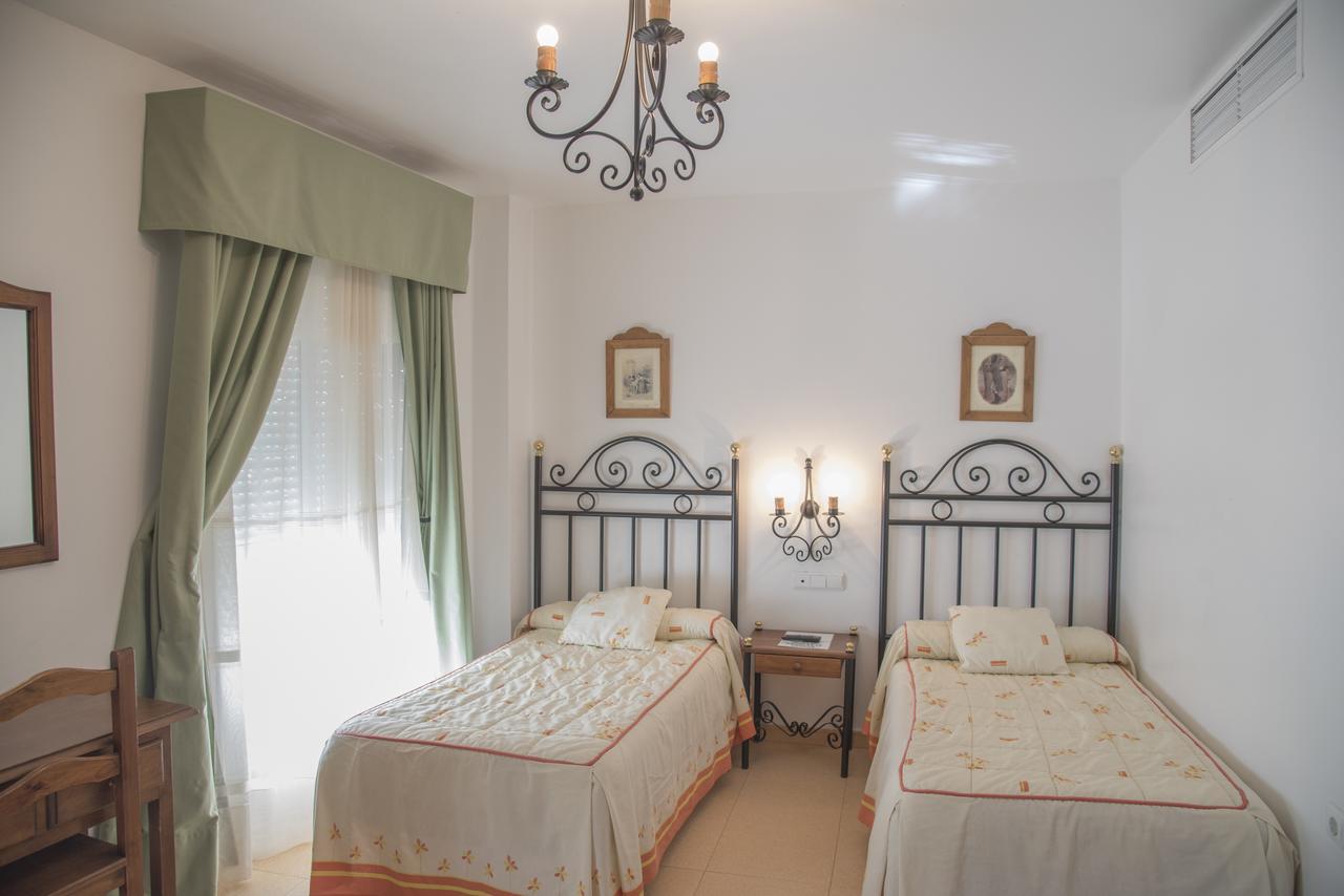 Hostal Dp El Pilar Monesterio Dış mekan fotoğraf