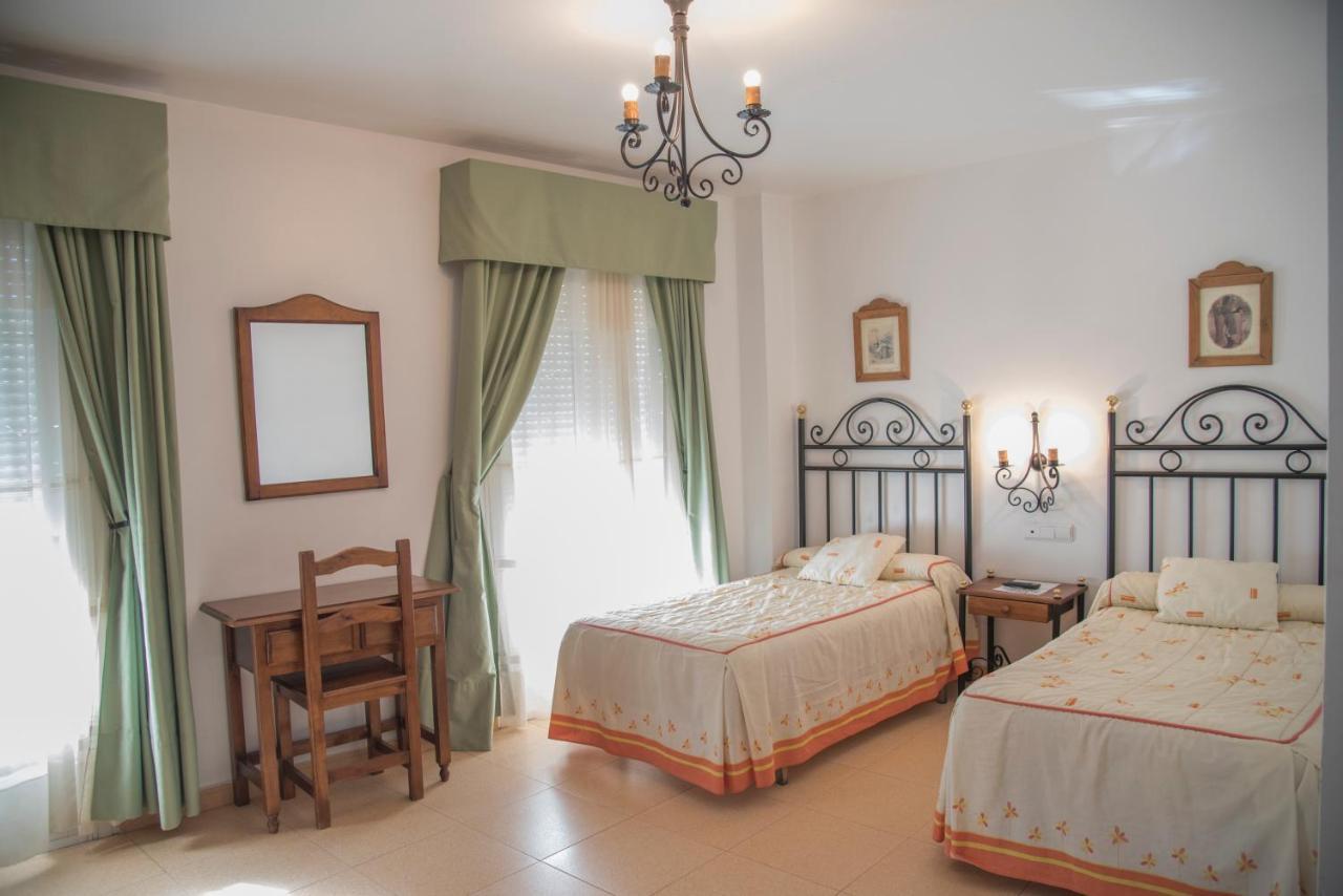 Hostal Dp El Pilar Monesterio Dış mekan fotoğraf